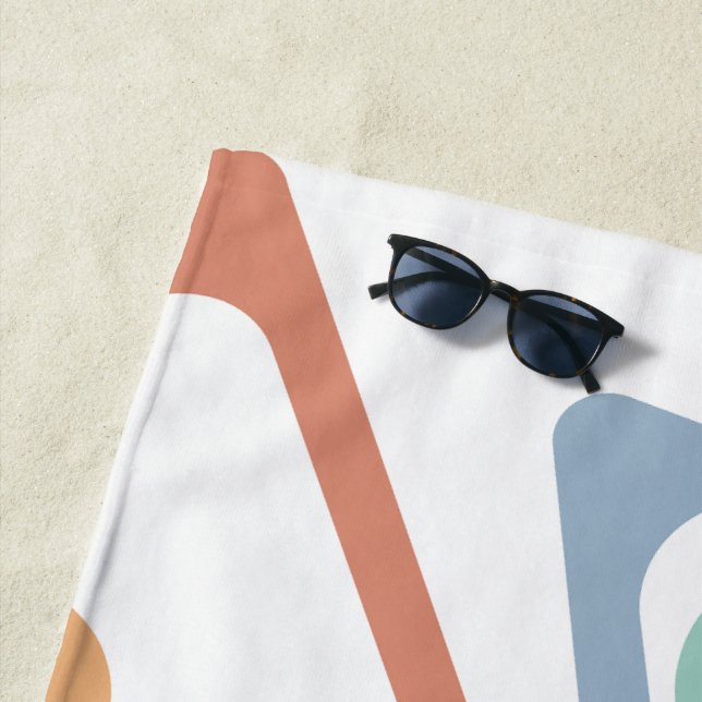 Toalla De Playa Pastel Triangles (In situ)