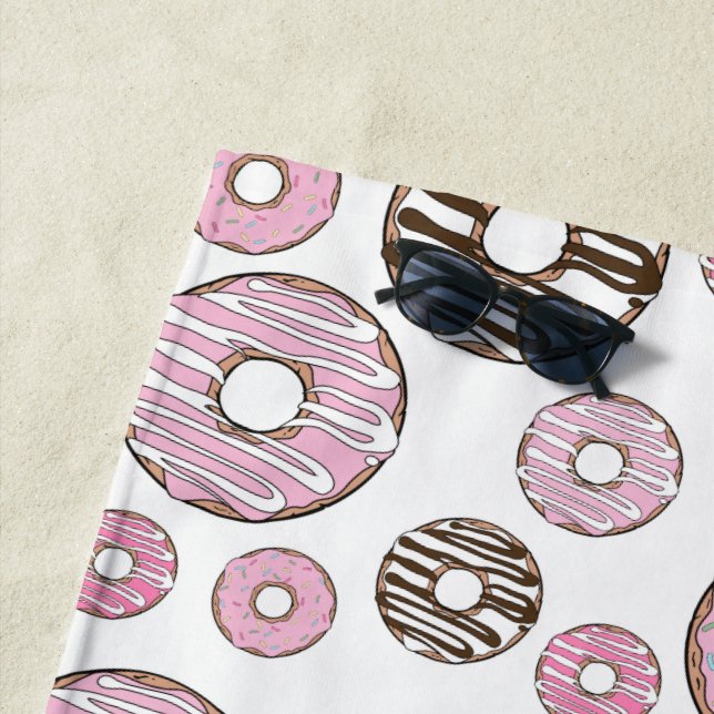 Toalla De Playa Patrón De Donuts, Donuts Rosados, Donuts Blancos (In situ)