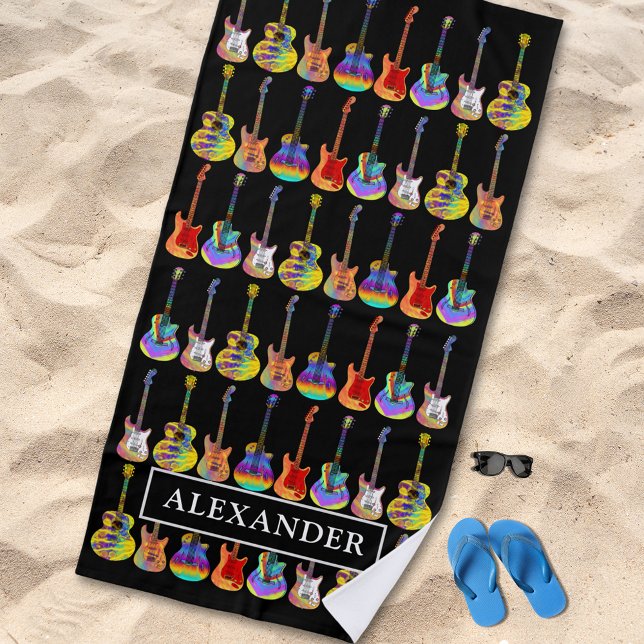 Toalla De Playa Patrón de guitarra personalizado (Colorful funky guitar pattern on black personalized name beach towel for guitarist musician  )