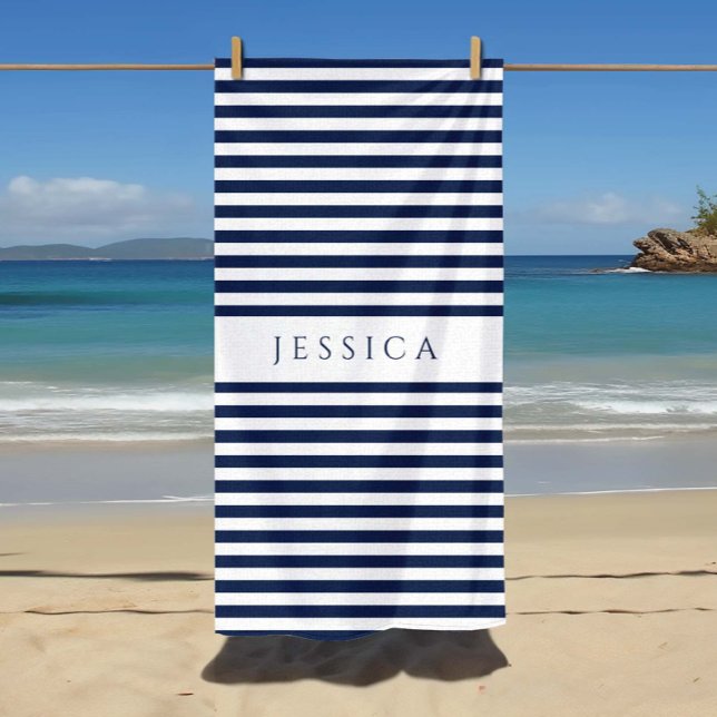 Toalla De Playa Patrón de rayas azules de la marina moderna person (Personalized Modern Navy Blue Striped Pattern Beach Towel.
)