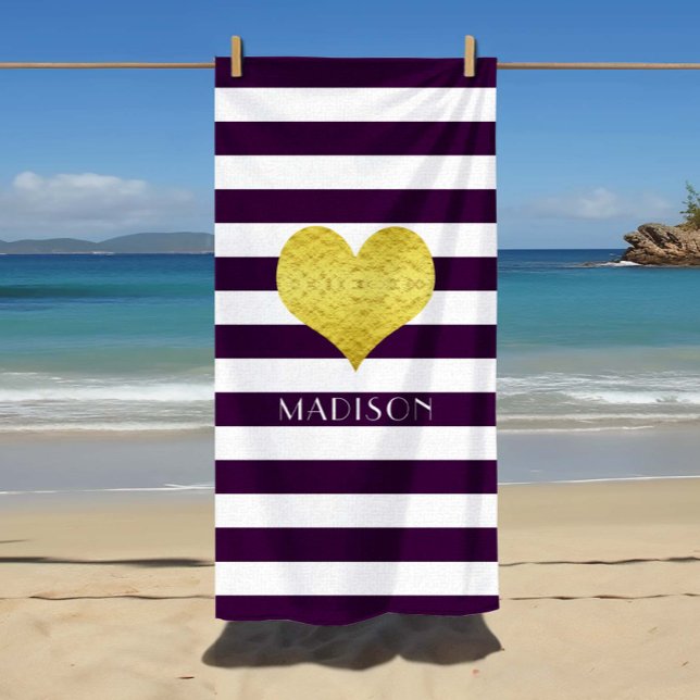 Toalla De Playa Patrón de rayas púrpura Gold Heart Name (Gold Heart Name Purple Stripes Pattern Beach Towel.)
