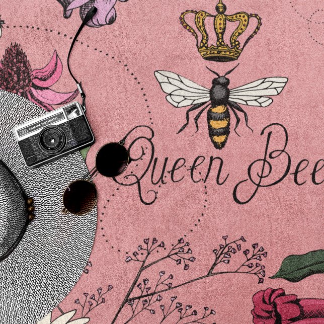 Toalla De Playa Patrón floral de abeja reina rosa (Blush Pink Queen Bee Royal Crown Floral Pattern with Queen Bee, Crown, Exotic flowers, bees, beehive)