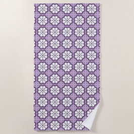 Toalla De Playa Patrón floral morado y blanco