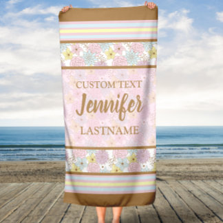 Toalla De Playa Patrón floral rosa y marrón con nombre personaliza