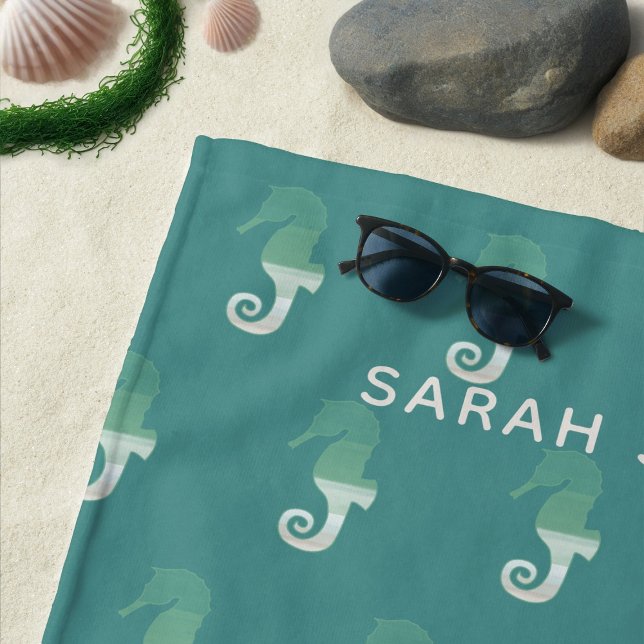 Toalla De Playa Patrón Verde azulado de caballitos de mar Verde Oc (Love seahorses & beach towels? Just add your name to this one and enjoy the beach)