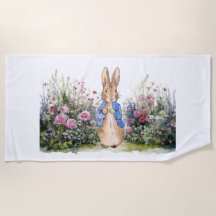 Pedro el conejo en su jardín de flores