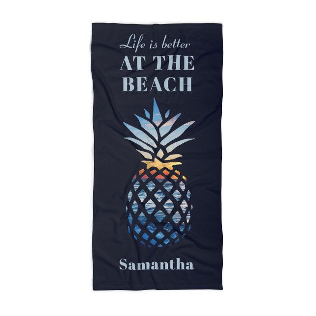 Toalla De Playa Personalizado familiar de vacaciones de playa trop (Life is Better At the Beach Pineapple Seaside Vacation Coastal Towel)