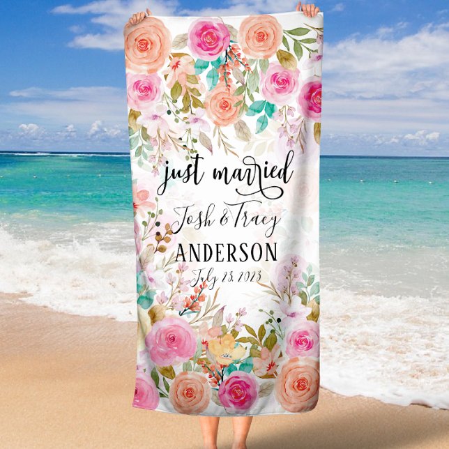 Toalla De Playa Personalizado floral rosa de Rubor recién casado (Pink Blush Floral Custom Just Married Beach Towel)