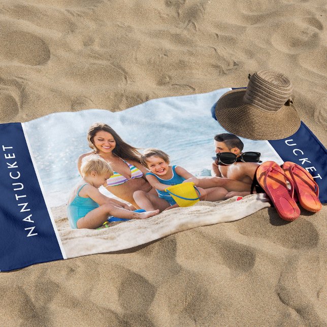 Toalla De Playa Personalizado Foto de verano Regalo Keepsake (Hey beach-loving families! Style up your beach game with our fun custom keepsake towels!)