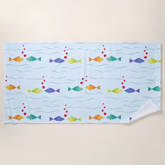 Toalla De Playa Pescado romántico lindo en el océano enamorándose (Anverso)