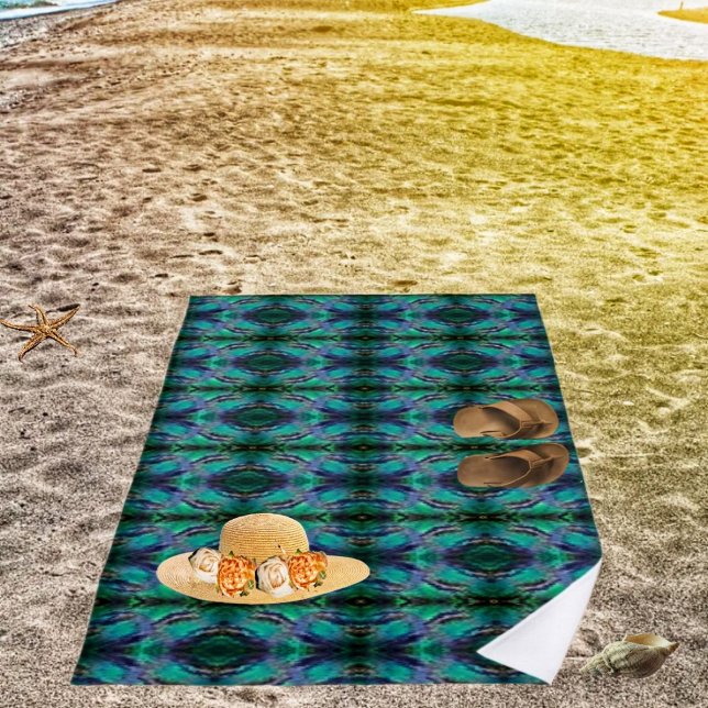 Toalla De Playa Profundidad de joyas (Catch the last few rays of sun, as you relax on this exotic-looking, Jeweled Depths Beach Towel!)
