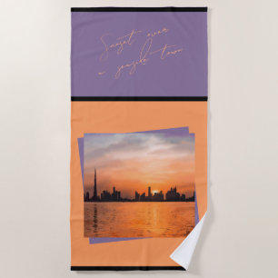 Toalla De Playa Puesta de sol sobre una ciudad costera - Arte