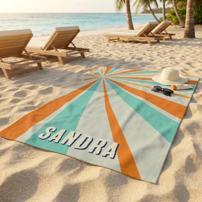 Toalla De Playa Retro Explosión de Sol Personalizado Nombre Groovy (Retro Sunburst Custom Name Groovy Vintage Green 💚 Beach Towel)