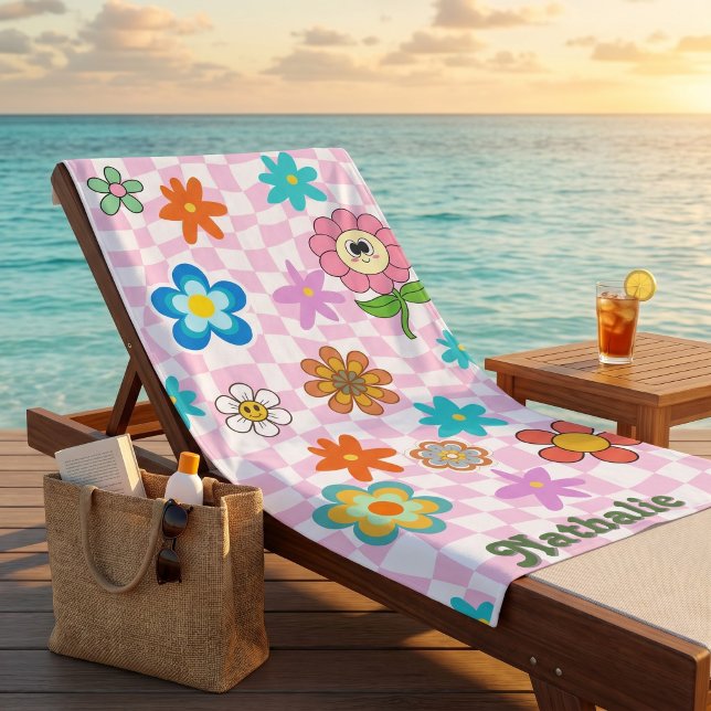 Toalla de Playa Retro Personalizada | Regalo de No (Personalized Pink Retro Beach Towel | Floral Name Gift)
