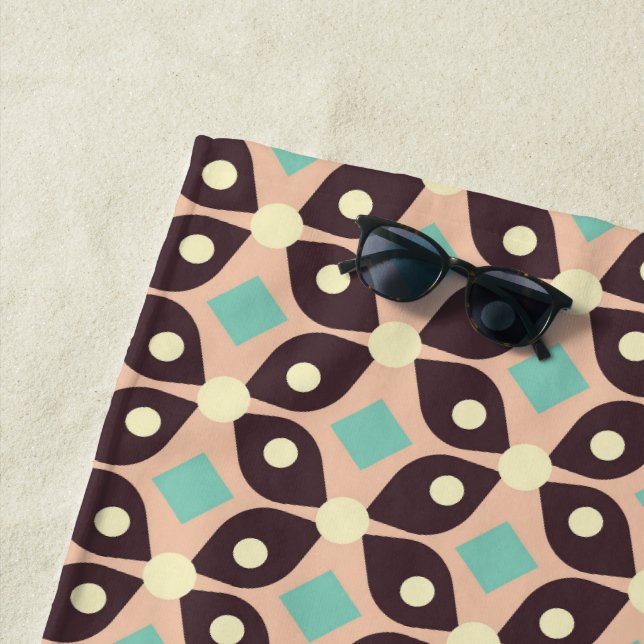 Toalla De Playa Seamless geometric pattern in dark brown leaf  (In situ)