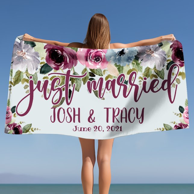 Toalla De Playa Solo matrimonio de novias y matrimonio personaliza (Just Married Bride and Groom Custom Wedding Beach Towel)