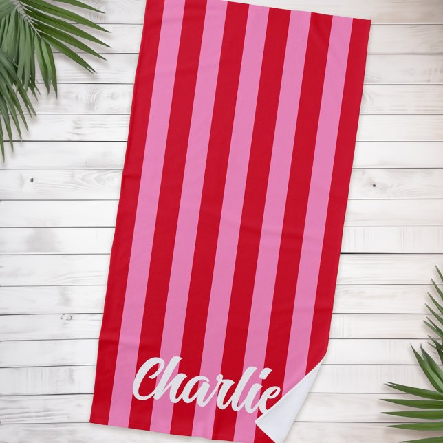 Toalla De Playa Tiras de negrita rosadas nombre retro personalizad (Pink red bold stripes custom retro name beach towel)