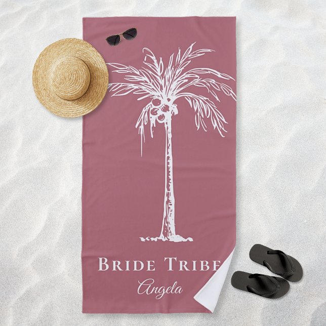 Toalla De Playa Tribuna de novia Rosa  Personalizado de palmeras b (Bride Tribe Dusty Rose White Palm Tree Tropical Custom Beach Towel)