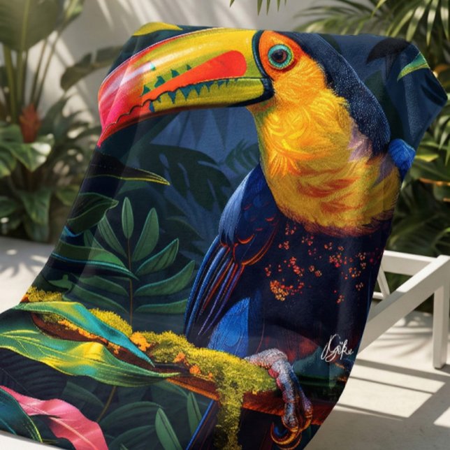 Toalla de playa tropical tropical colorida (Tropical toucan towel with vivid color, ideal for beach days and summer trips.)