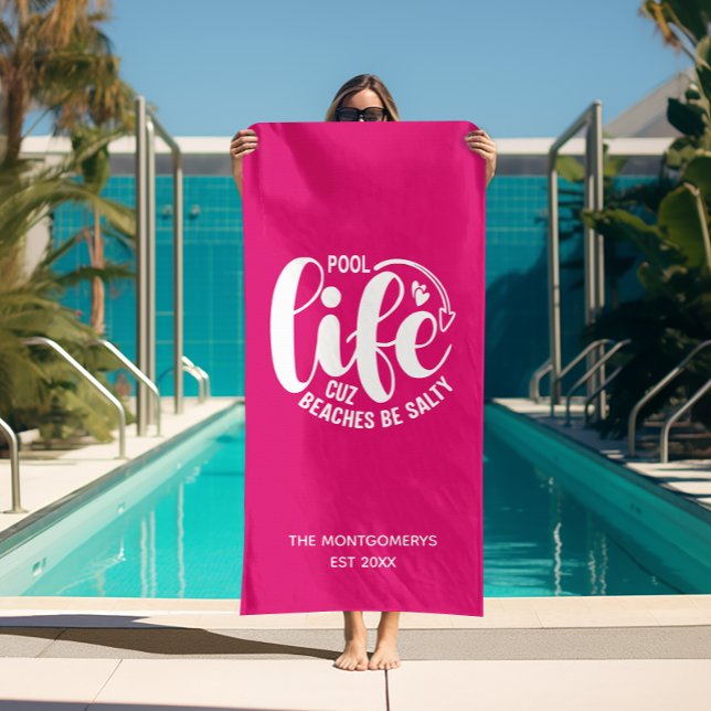 Toalla De Playa Vida del billar rosa caliente ("Pool life cuz beaches be salty" hot pink beach towel (white on reverse side))
