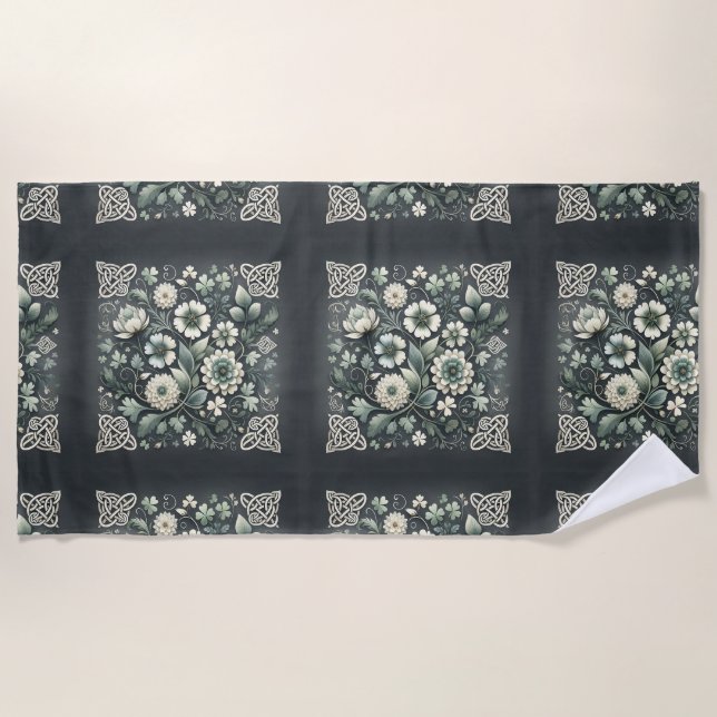 Toalla De Playa Whispered Clover Knotwork Garden (Anverso)