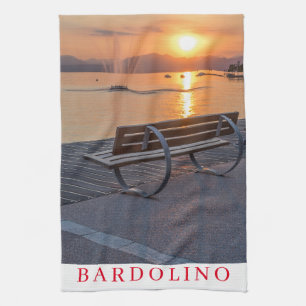 Toalla de té al atardecer del lago Garda Bardolin