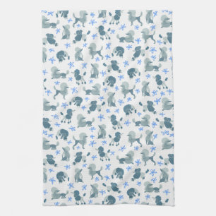 Toalla de té azul silenciada de los caniches