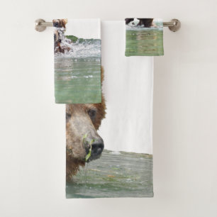 Toalla del cuarto de baño fijada con los osos