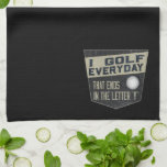 Toalla divertida del golf<br><div class="desc">Toalla práctica del golf a guardar con todo su engranaje del golf. Chiste divertido del golf: Golf diario que los extremos en la letra "y".</div>