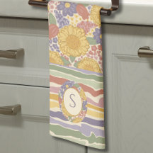 Toalla floral Cottagecore – Personaliza con inicia