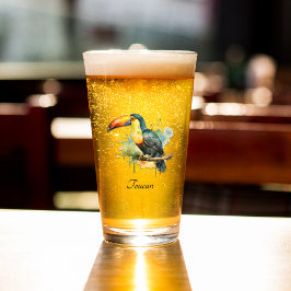 tocan colorido sentado en una rama