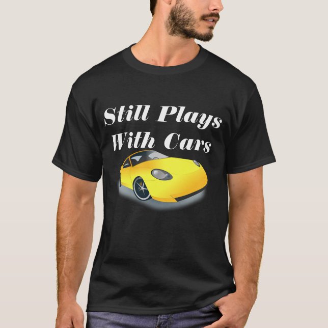 Todavía juegos con la camiseta oscura básica de (Anverso)