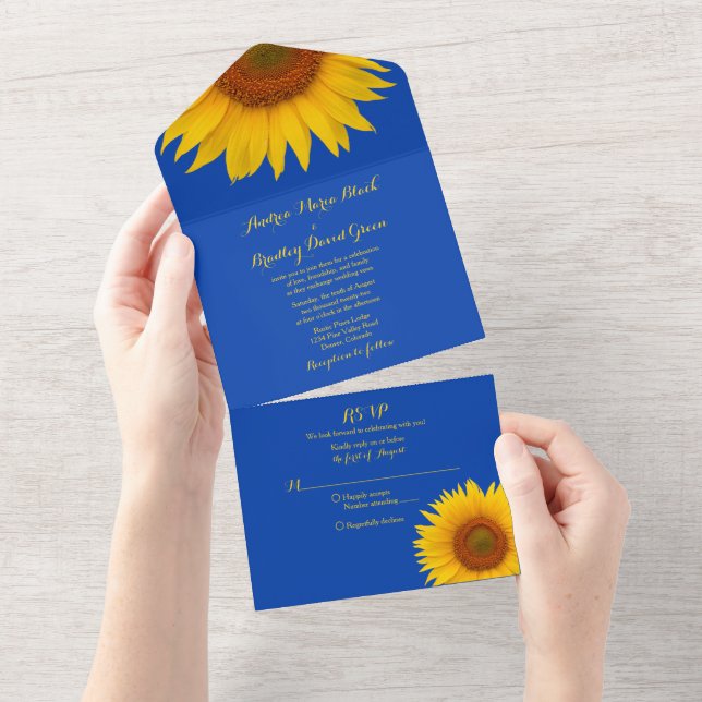Todo En Uno Invitación de boda de girasol amarillo azul real R (desgarro)