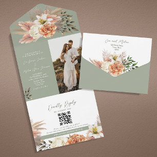 Todo En Uno Invitación de boda floral melocotón y verde salvia