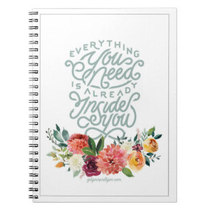 Todo usted necesita el pequeño cuaderno espiral
