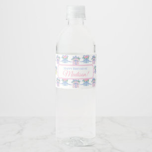 Todos los días hay etiquetas de botellas de agua d