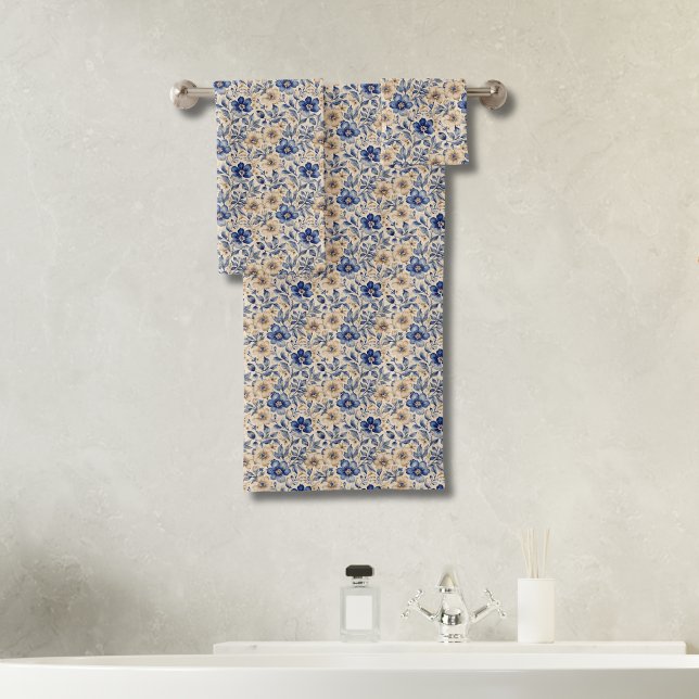 Toile acuarela floral beige azul chinoiserie  (Blue Beige Chinoiserie Toile Watercolor Floral Bath Towel Set. Bridal Shower Wedding Gift)