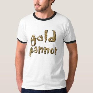 Toma panorámica del oro que prospecta la camiseta
