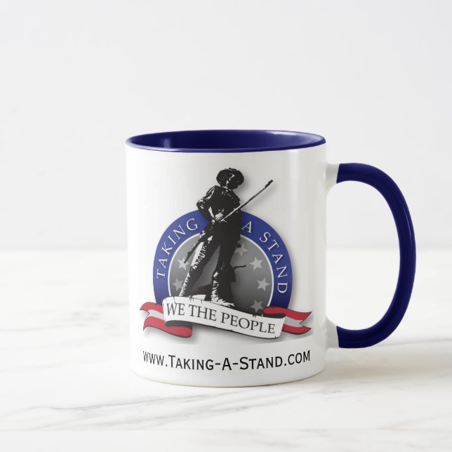 Tomar una taza de café del soporte (Derecha)