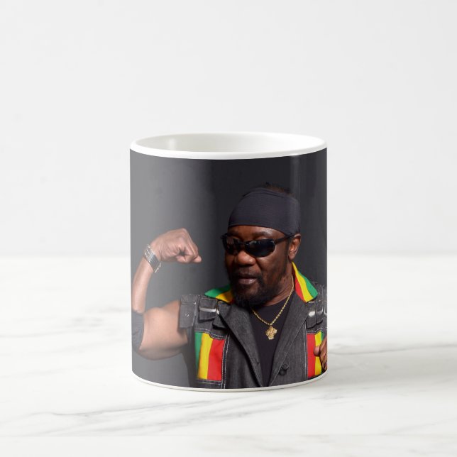 toques de bocina y la taza de café de los maytals (Centro)