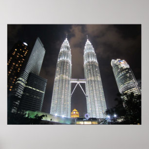 Torres de Petronas en la impresión de la noche