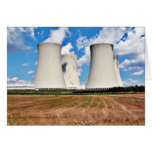 Torres De Refrigeración De Una Central Nuclear