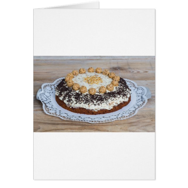 Torta de nuez de almendra sobre rollo (Frente)