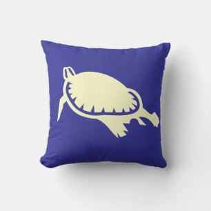 tortuga del mar blanco sobre almohada azul