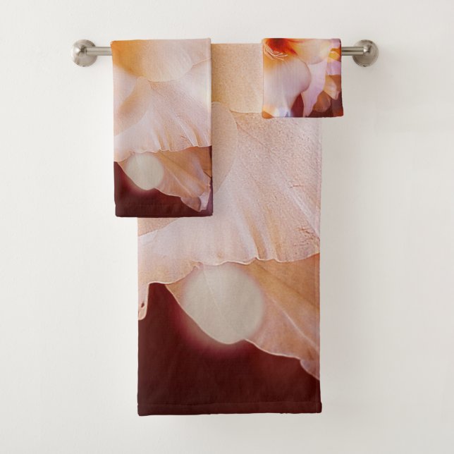 Towel Sword Lily Red Bokeh (In situ)