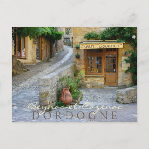 Townscape en Dordogne, Francia postal de texto
