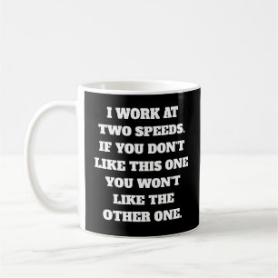Trabajo en tazas de café de dos velocidades