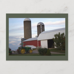 Tractor en tarjeta postal de granja