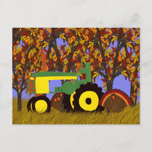 Tractor verde por postal de árboles y pavos otoñal