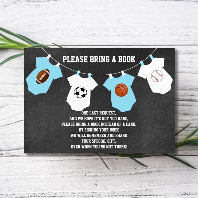 Trae un libro - Tarjetas de baby shower Pizarra de (Bring a Book - Sports Chalkboard Baby Shower Cards)